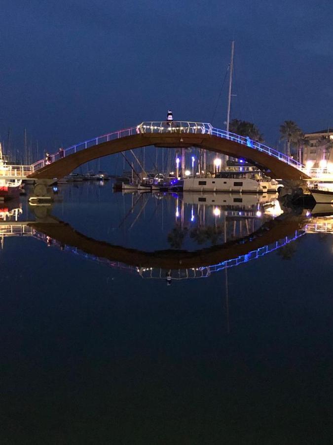 Sur Le Quai De Port Frejus 아파트 외부 사진
